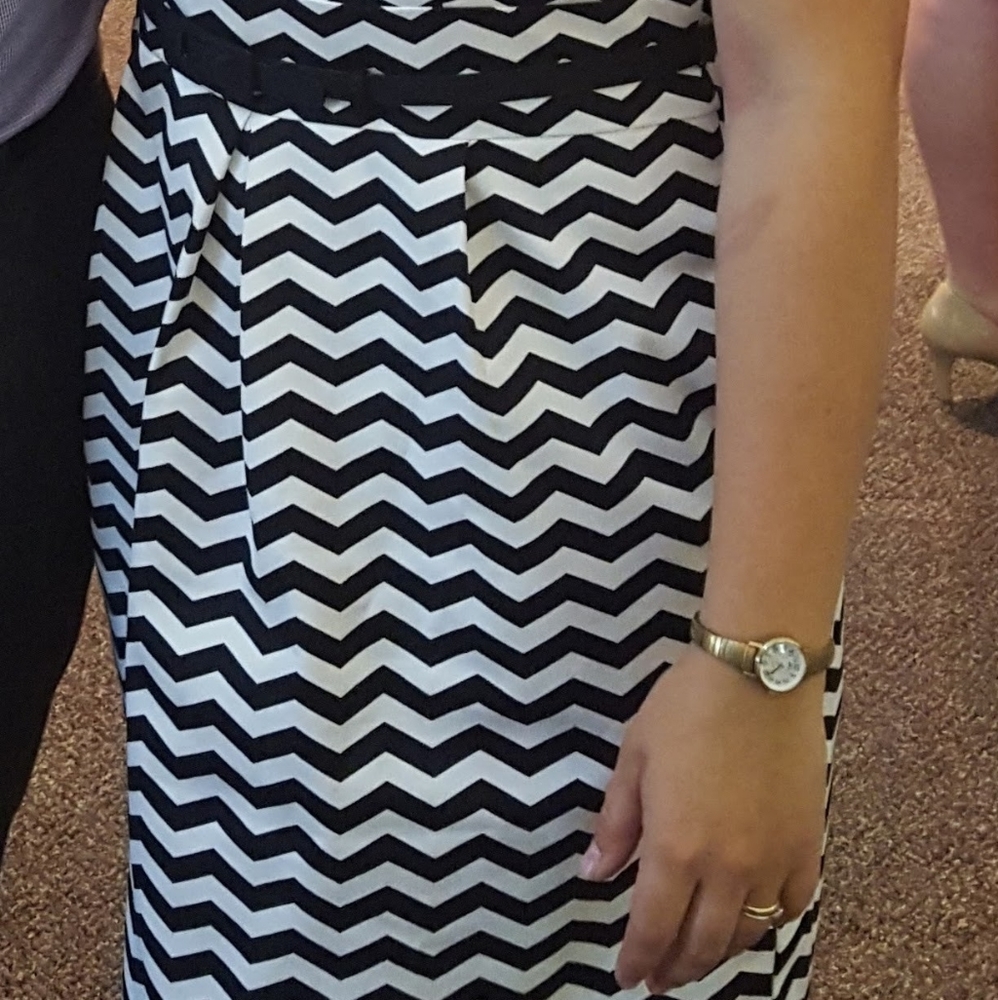 Chevron White House Black Market Dress wit… - Picture 3 of 4